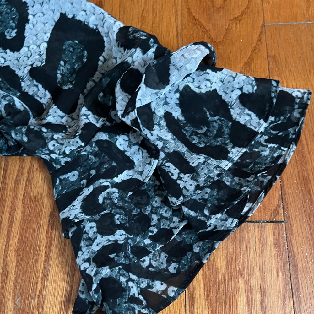 NWOT LOFT Animal Print Ruffle Blouse - Picture 3 of 9